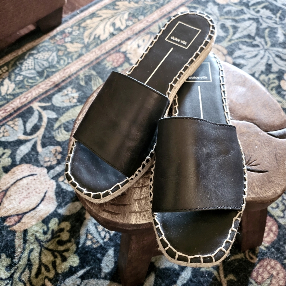 DOLCE VITA Black Espadrille Slip-On Shoes. SIZE 7.5, Barely worn